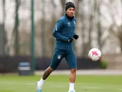 亚博体育在线登录-清晨阿斯顿维拉强势反弹：欧超杯节点到来，更衣室稳定，赛程密集仍需轮换