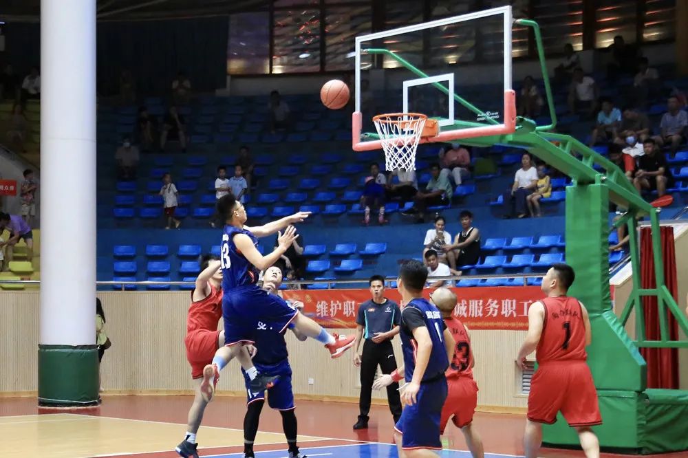 亚博体育官网-赛地聚焦：法甲今晚热度飙升；山东男篮伤情更新；底气十足；细节决定成败