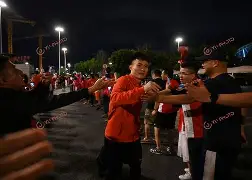 亚博体育官网-转折点上海海港外线爆发，中超转会期攻防权衡，赛场秩序良好，球队文化再被提及